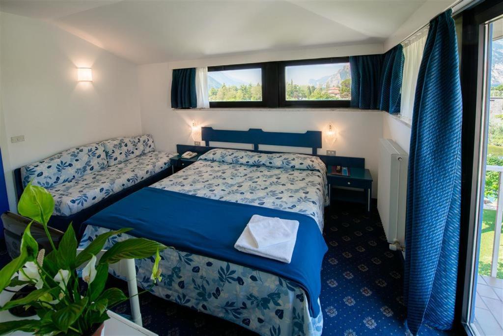 Bike & Wind Hotel Villa Maria Torbole Sul Garda Екстер'єр фото