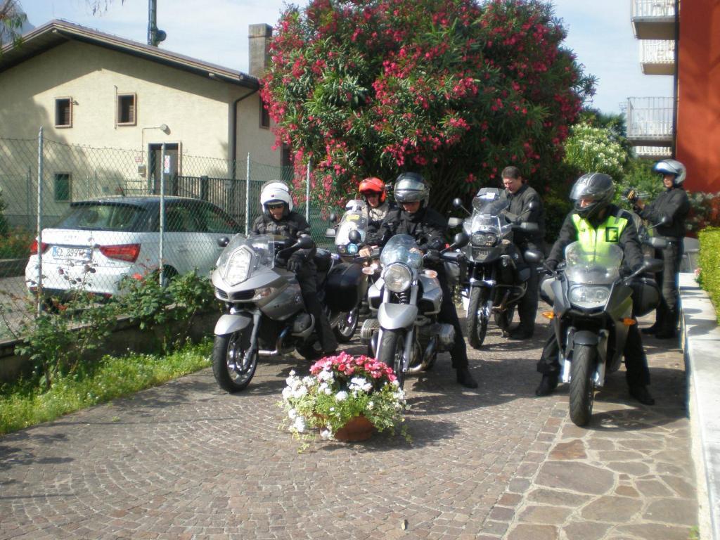 Bike & Wind Hotel Villa Maria Torbole Sul Garda Екстер'єр фото