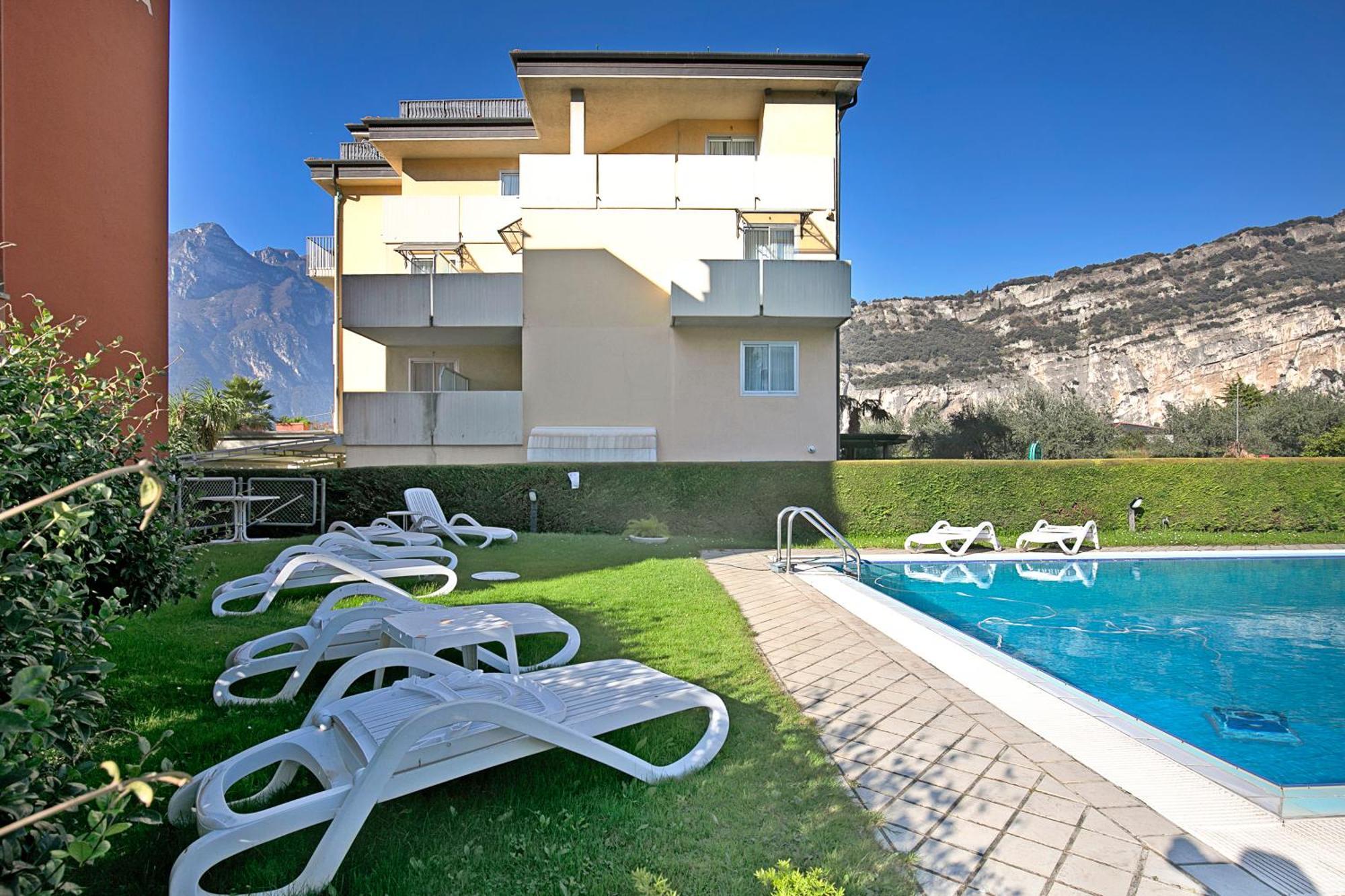 Bike & Wind Hotel Villa Maria Torbole Sul Garda Екстер'єр фото