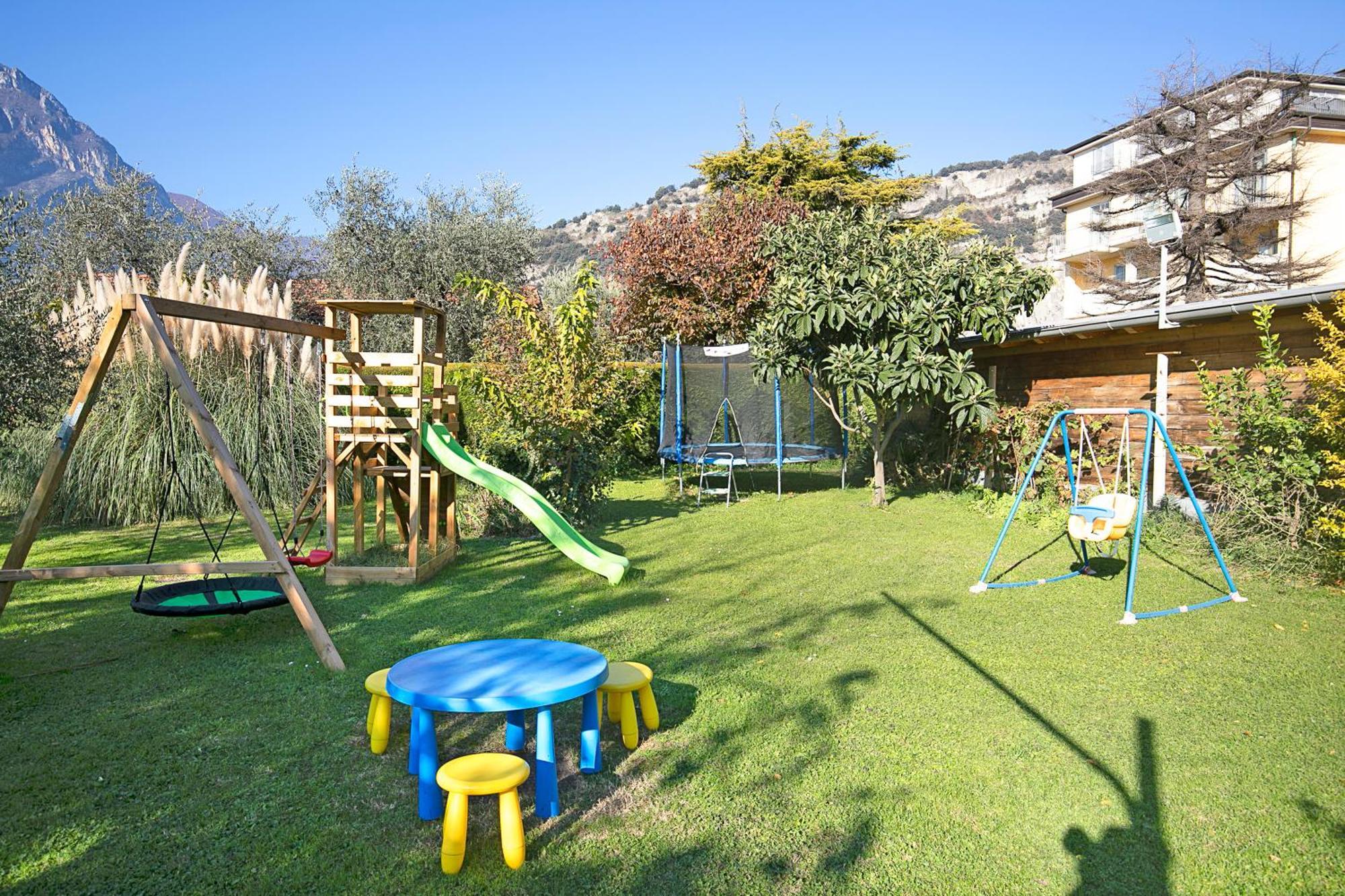 Bike & Wind Hotel Villa Maria Torbole Sul Garda Екстер'єр фото