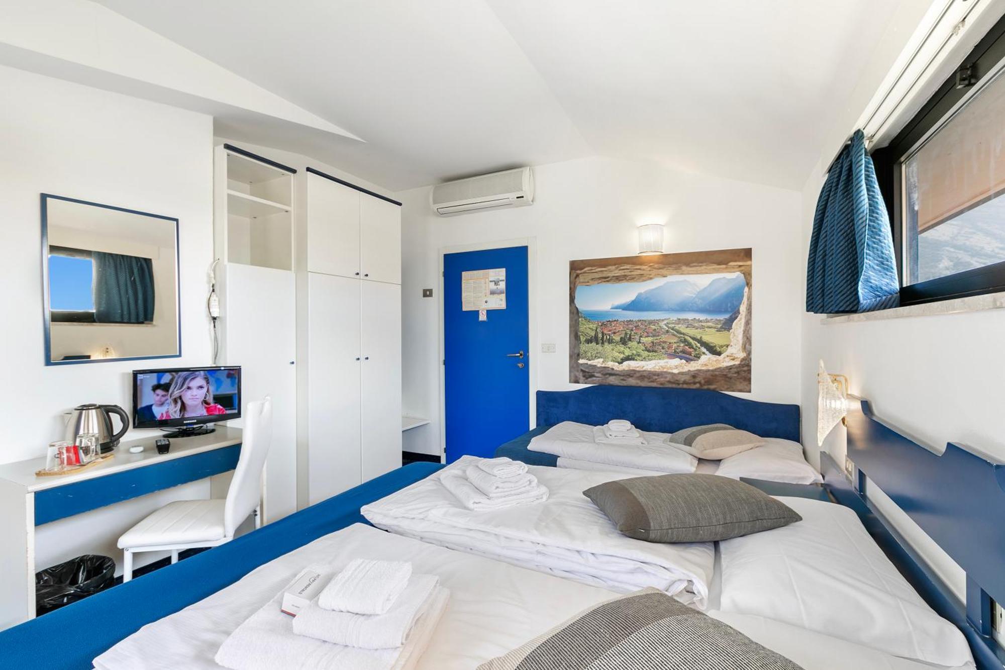 Bike & Wind Hotel Villa Maria Torbole Sul Garda Екстер'єр фото