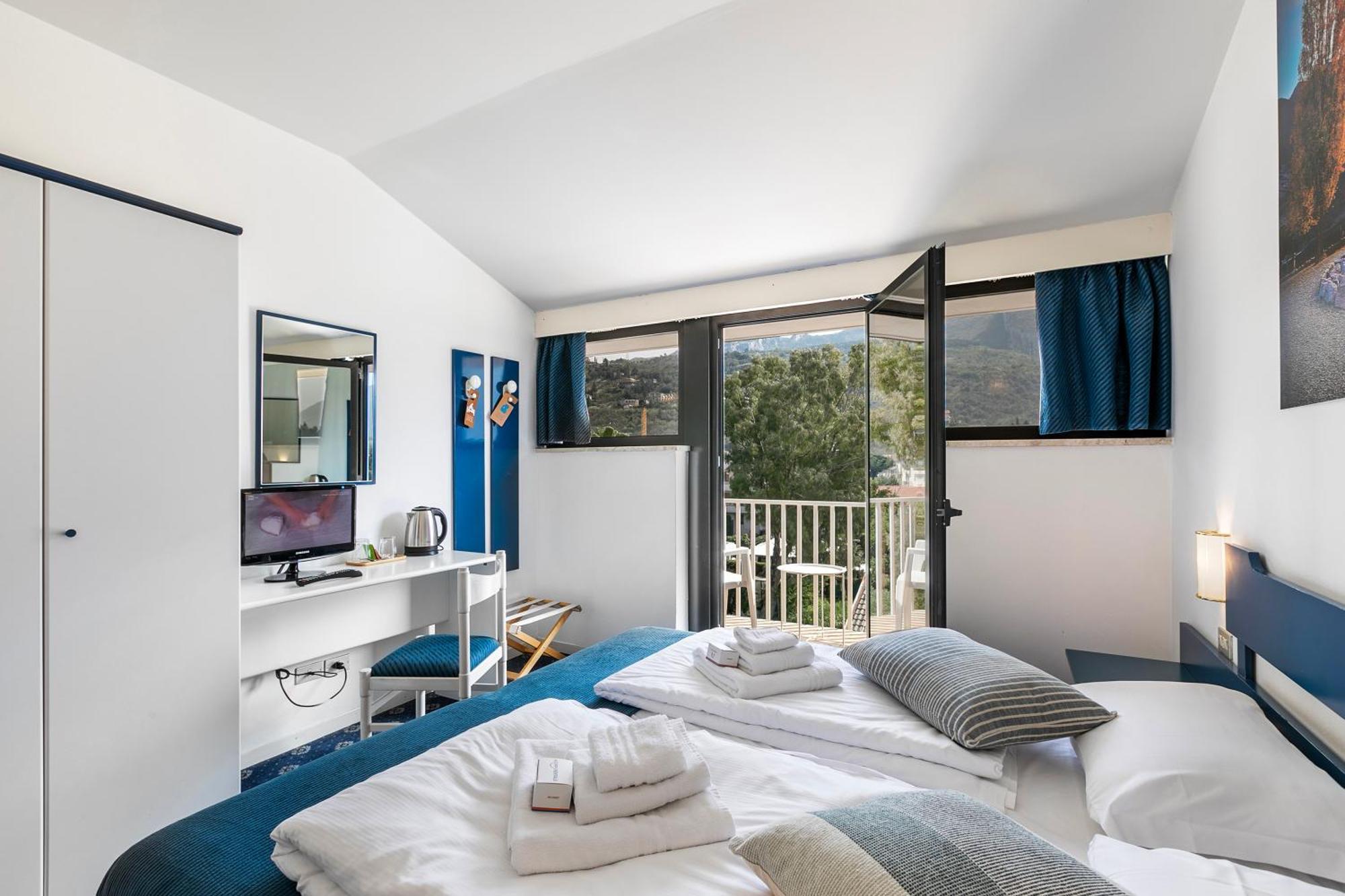 Bike & Wind Hotel Villa Maria Torbole Sul Garda Екстер'єр фото