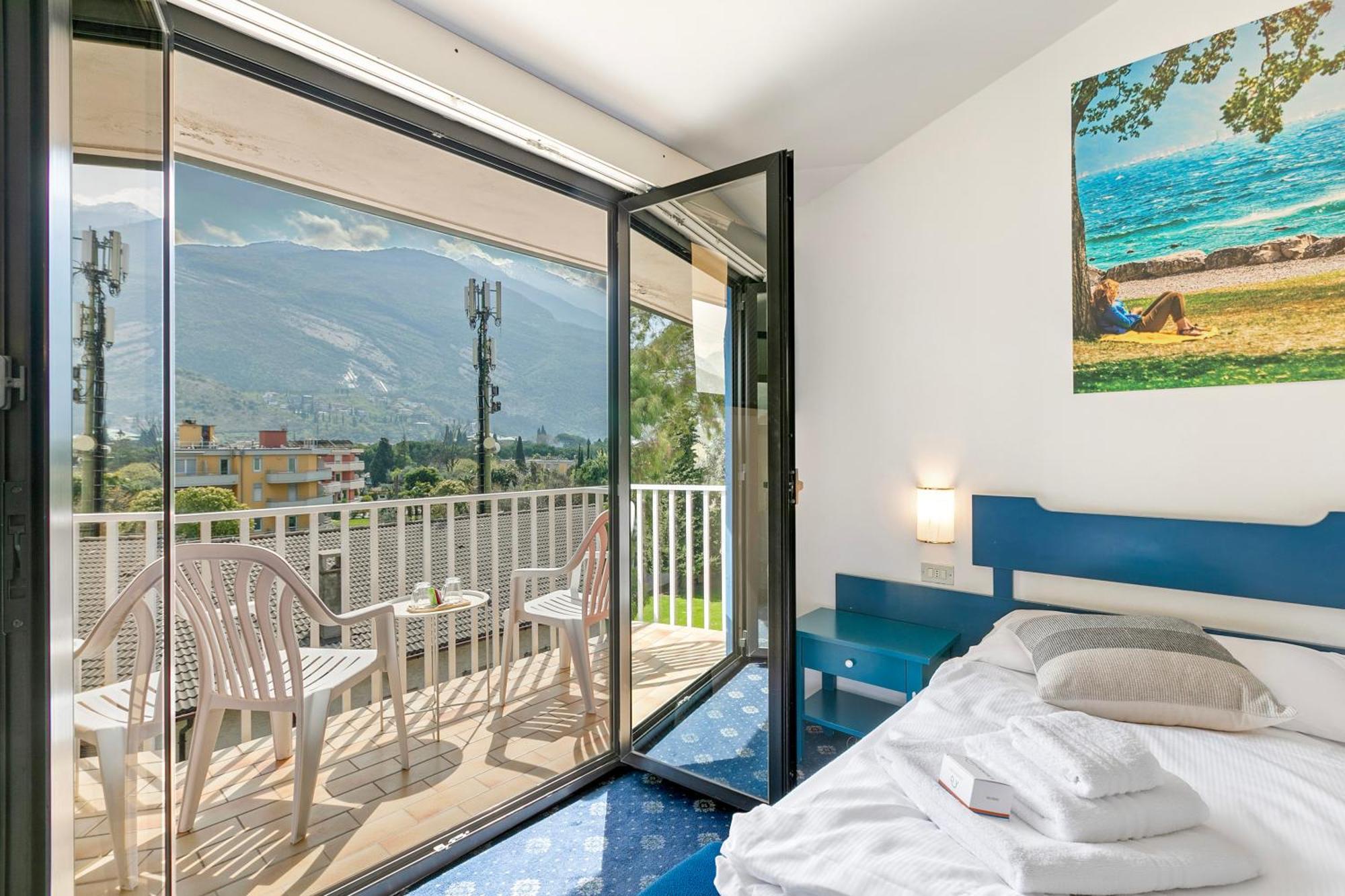 Bike & Wind Hotel Villa Maria Torbole Sul Garda Екстер'єр фото