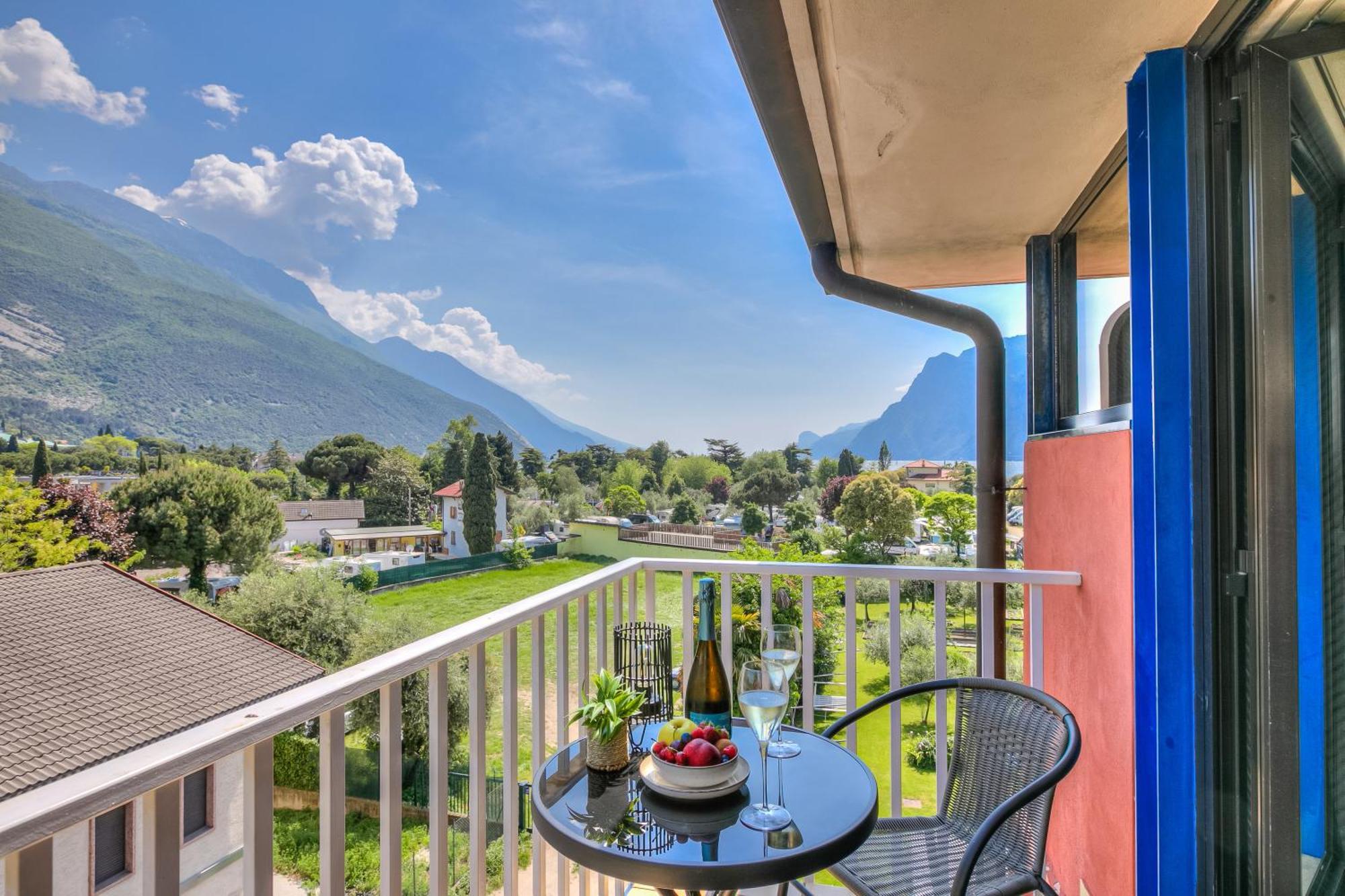 Bike & Wind Hotel Villa Maria Torbole Sul Garda Екстер'єр фото