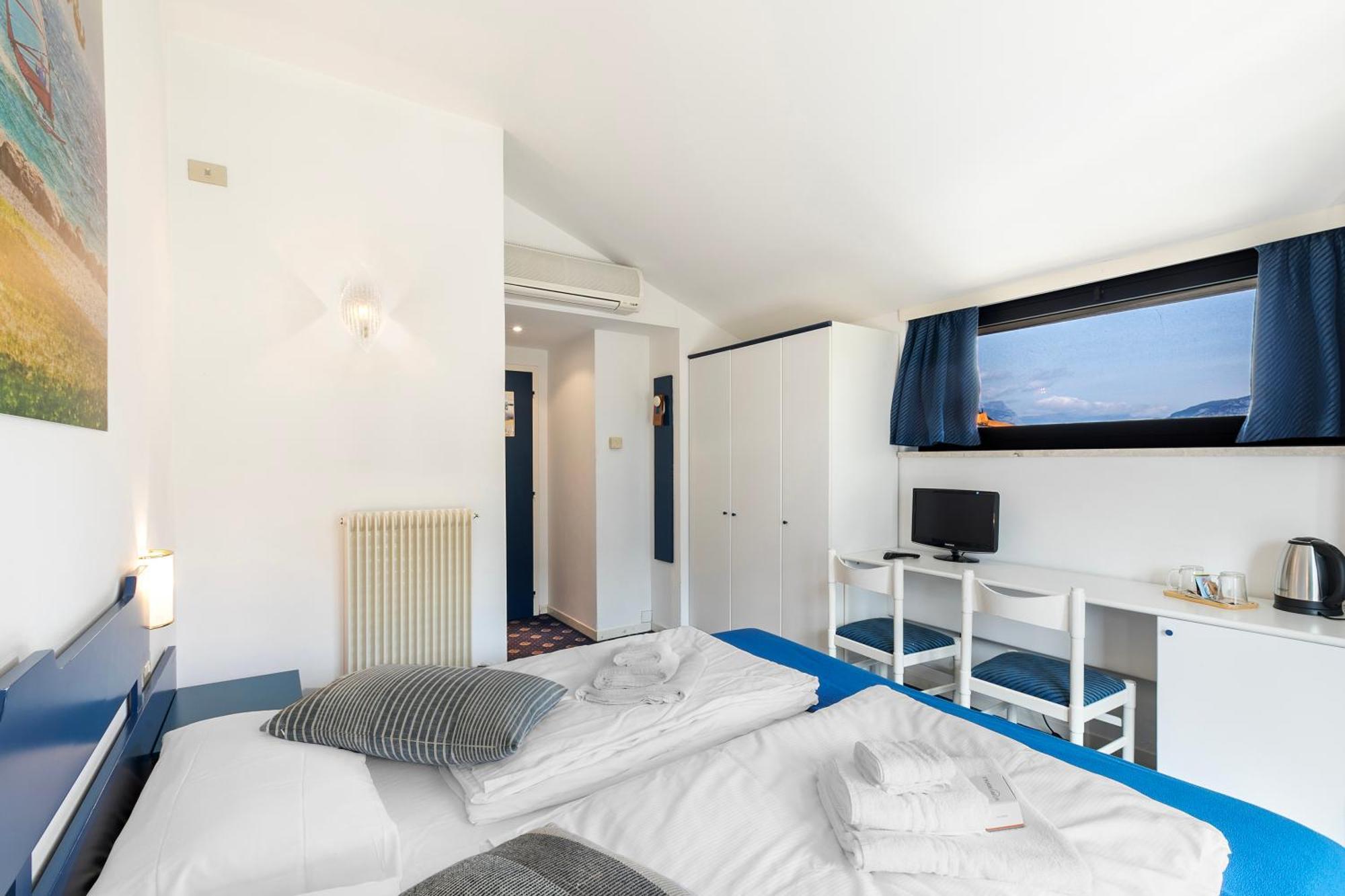 Bike & Wind Hotel Villa Maria Torbole Sul Garda Екстер'єр фото