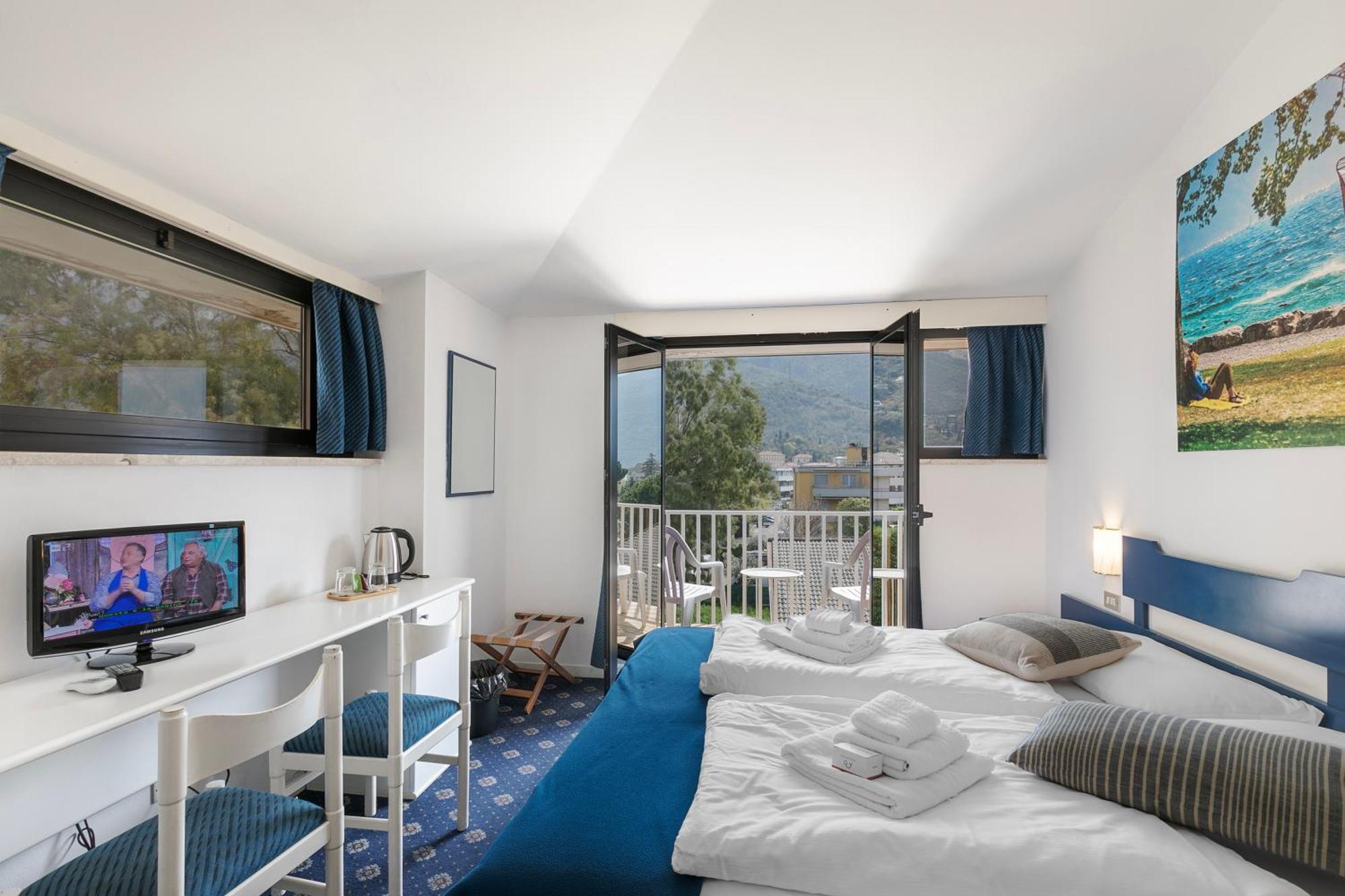 Bike & Wind Hotel Villa Maria Torbole Sul Garda Екстер'єр фото