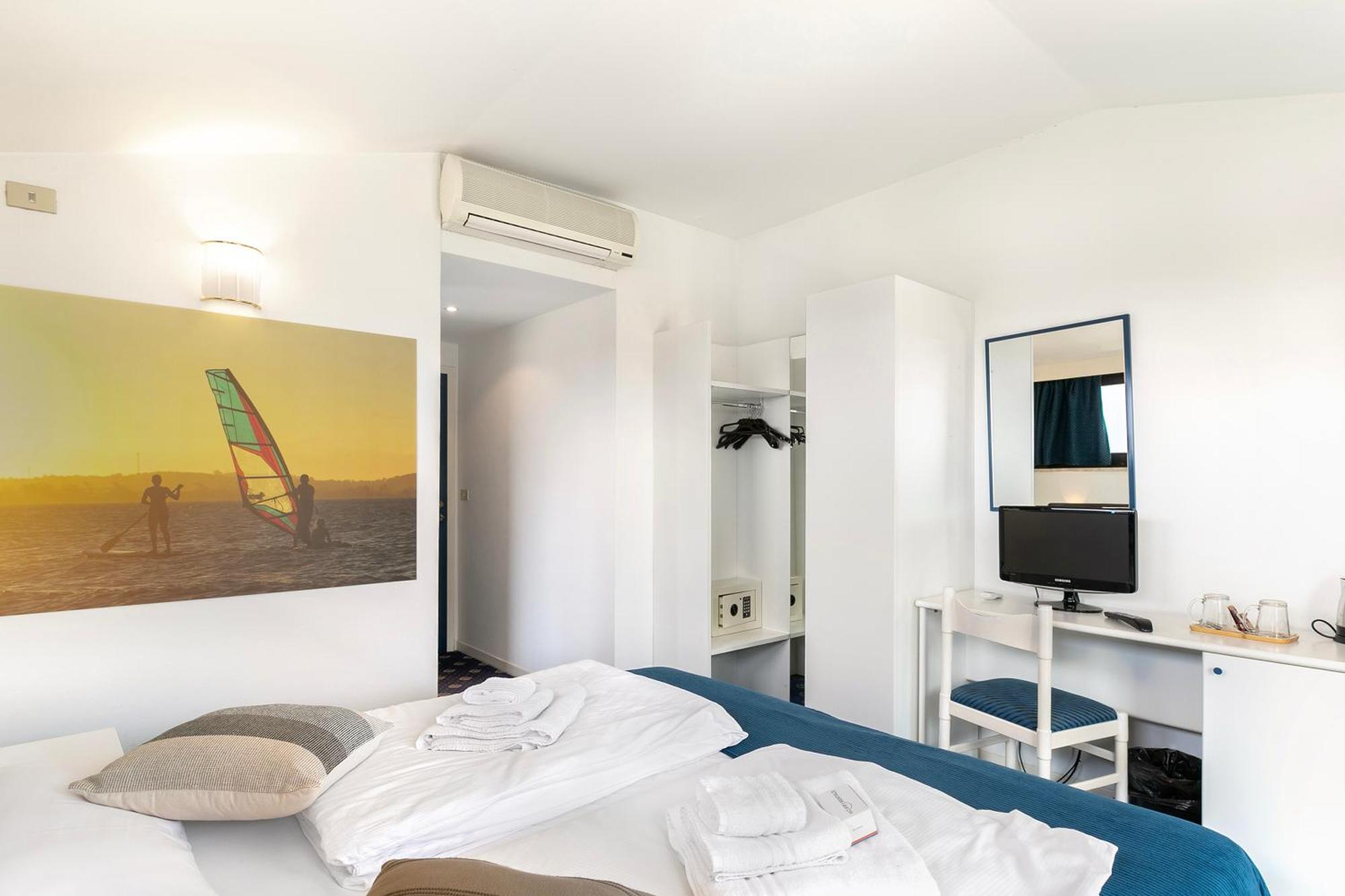 Bike & Wind Hotel Villa Maria Torbole Sul Garda Екстер'єр фото