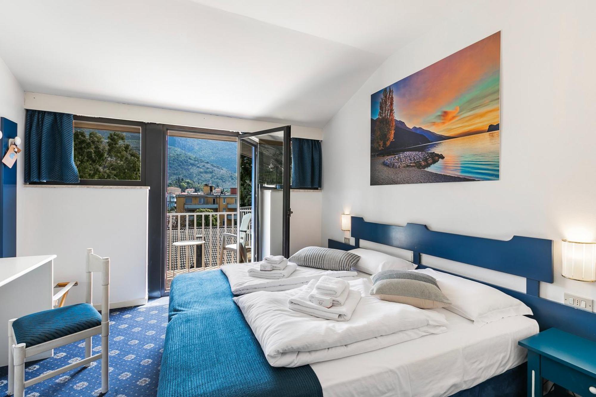 Bike & Wind Hotel Villa Maria Torbole Sul Garda Екстер'єр фото