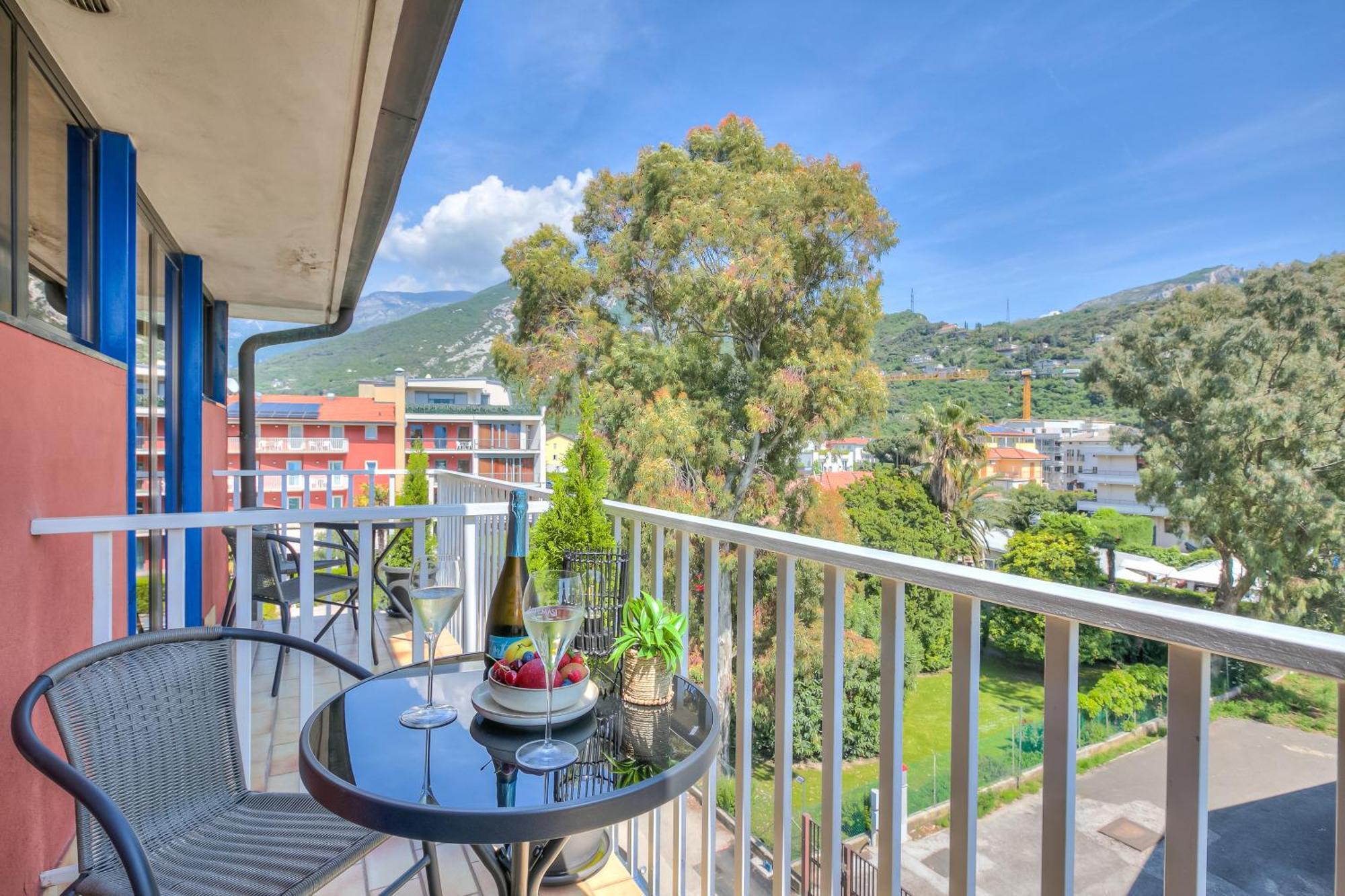 Bike & Wind Hotel Villa Maria Torbole Sul Garda Екстер'єр фото